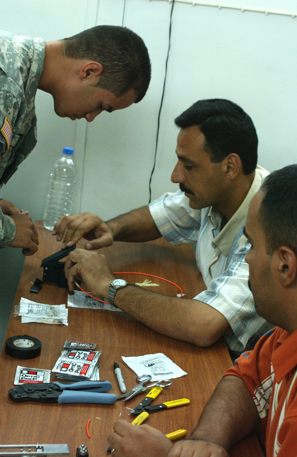 Iraqi Army Engineers Upgrade to Fiber Optics