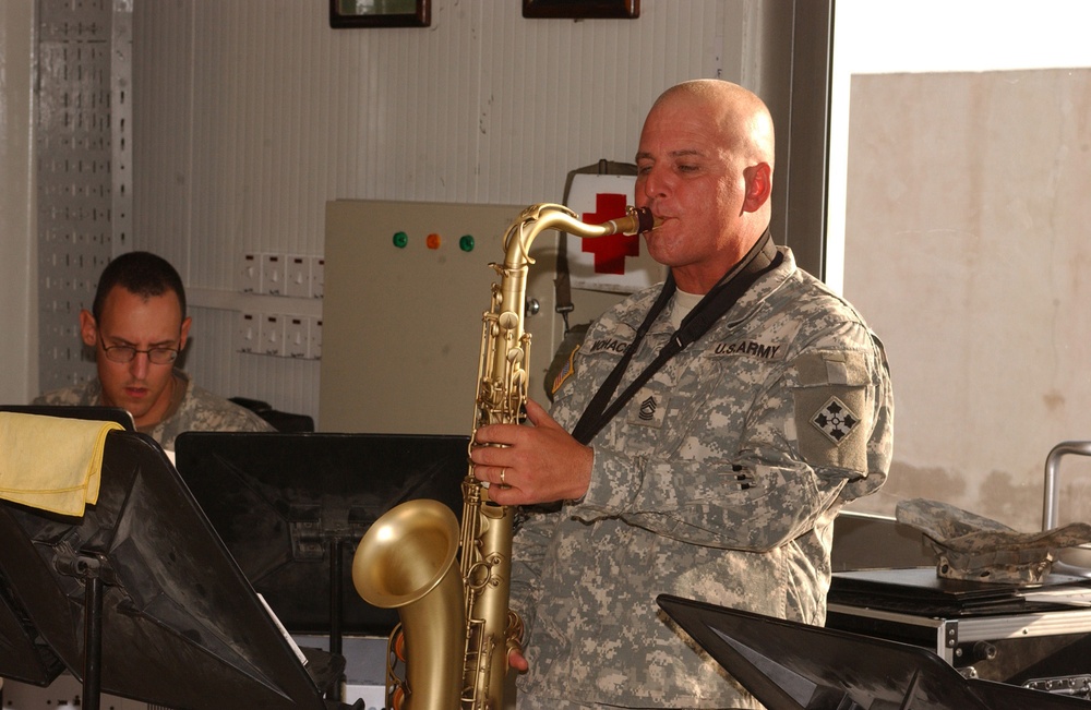 4th Inf. Div. Band's &quot;Groove Coalition&quot; Jazz Quartet Gives Final Performanc