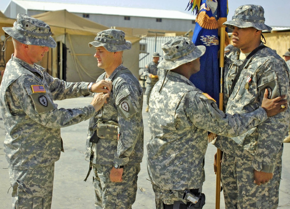 2-25th Aviation Receives Medal, Combat Patch, DFAC and PX