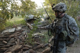 MND-B Soldiers detain terrorists, seize munitions