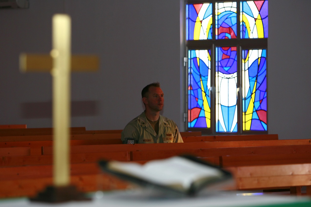 Sailor Constructs Stained-glass Windows at Al Asad Base Chapel