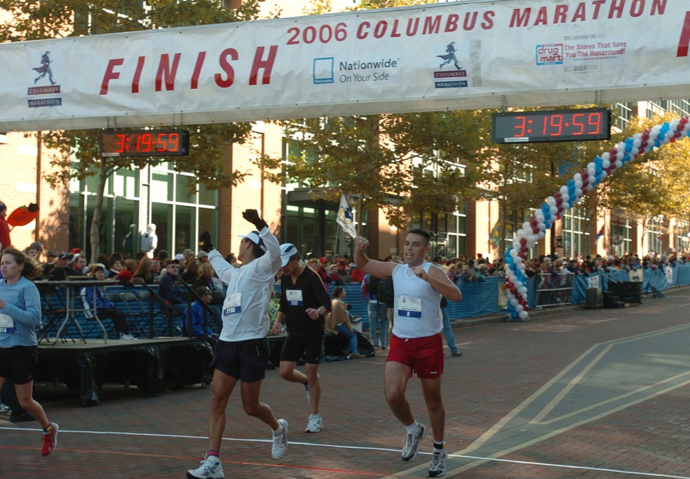 Ohio Guardmembers Go the Distance in Columbus Marathon