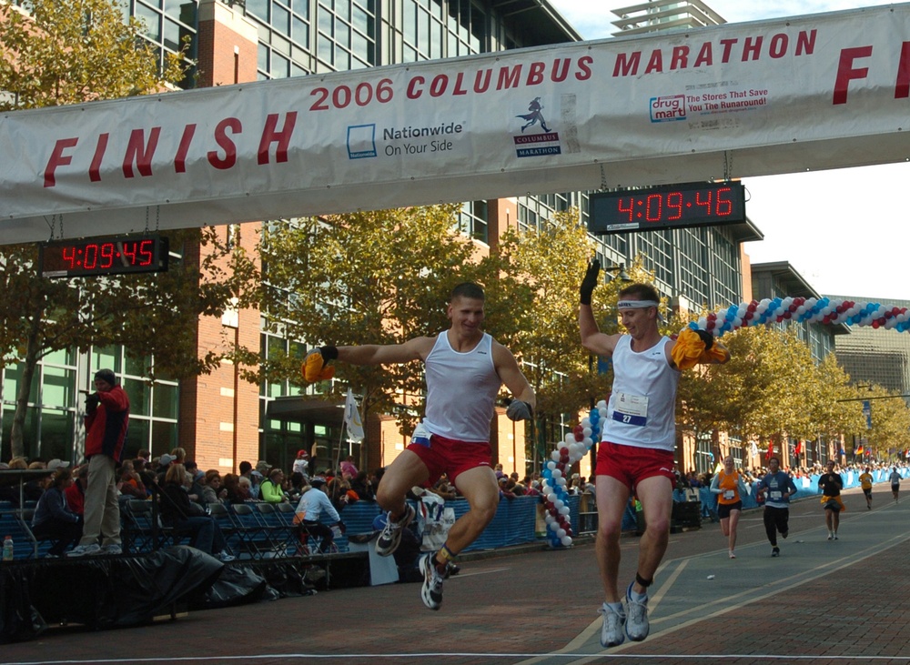 Ohio Guardmembers Go the Distance in Columbus Marathon