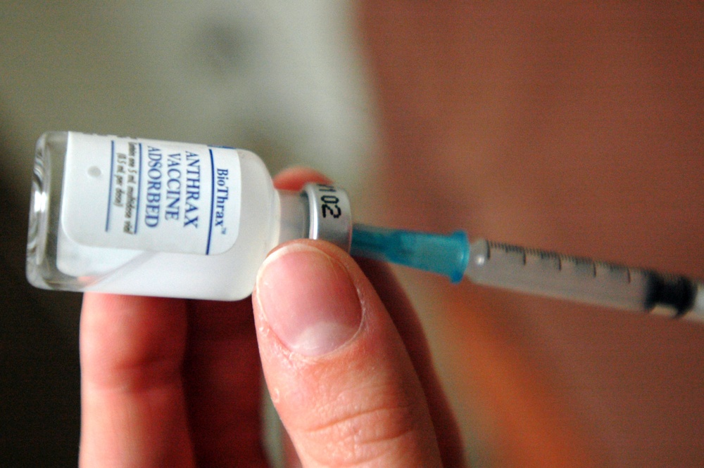 Anthrax immunization