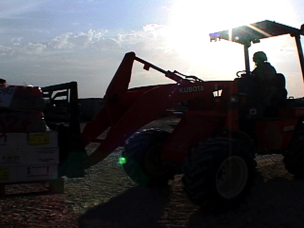 Serving the perfect order:  combat cooks' ingenuity delivers