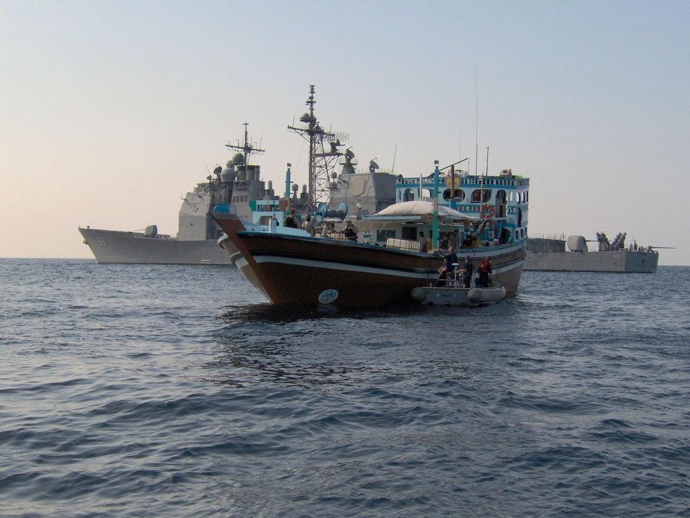 USS Anzio Provides Assistance to Standed Vessel