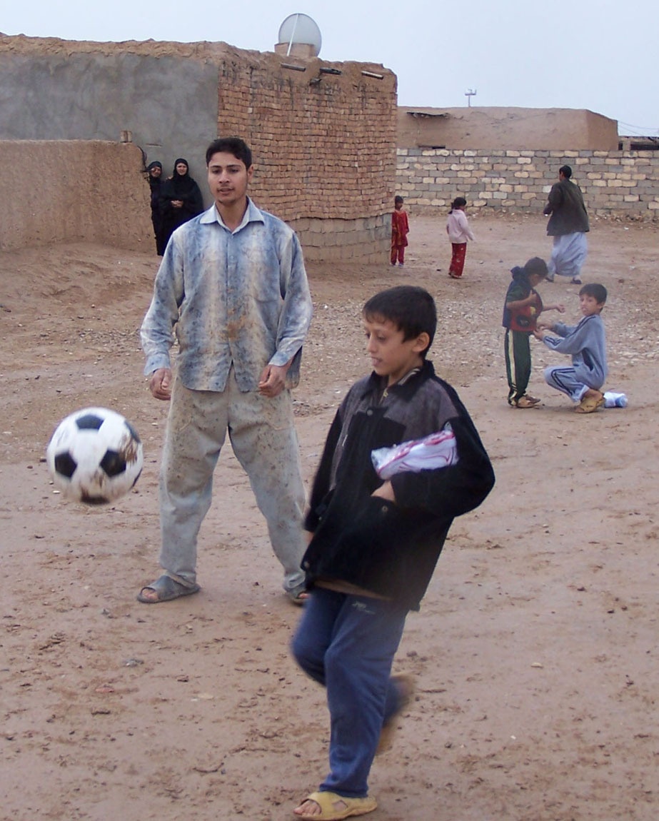 Joint Mission Provides Supplies to Diyala Citizens