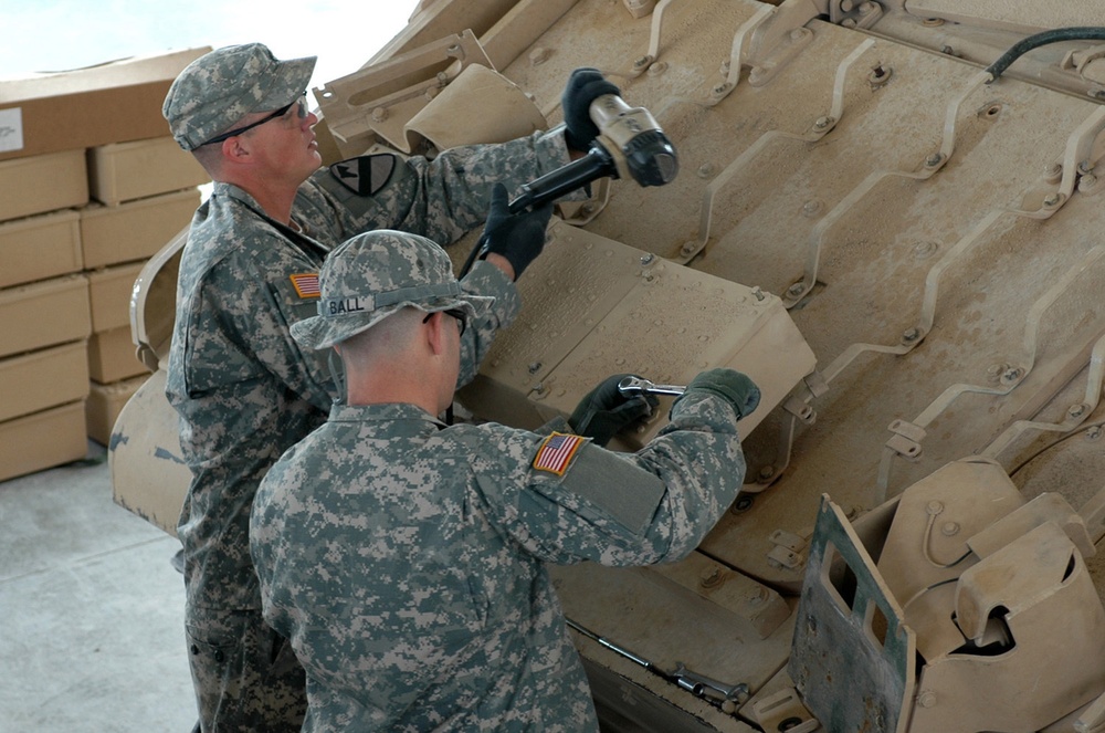 Cav Soldiers Add Armor to Bradley Fighting Vehicles