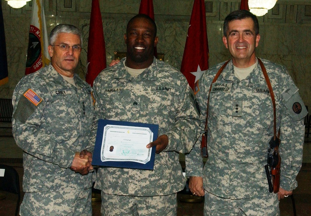 Soldiers awarded citizenship certificates