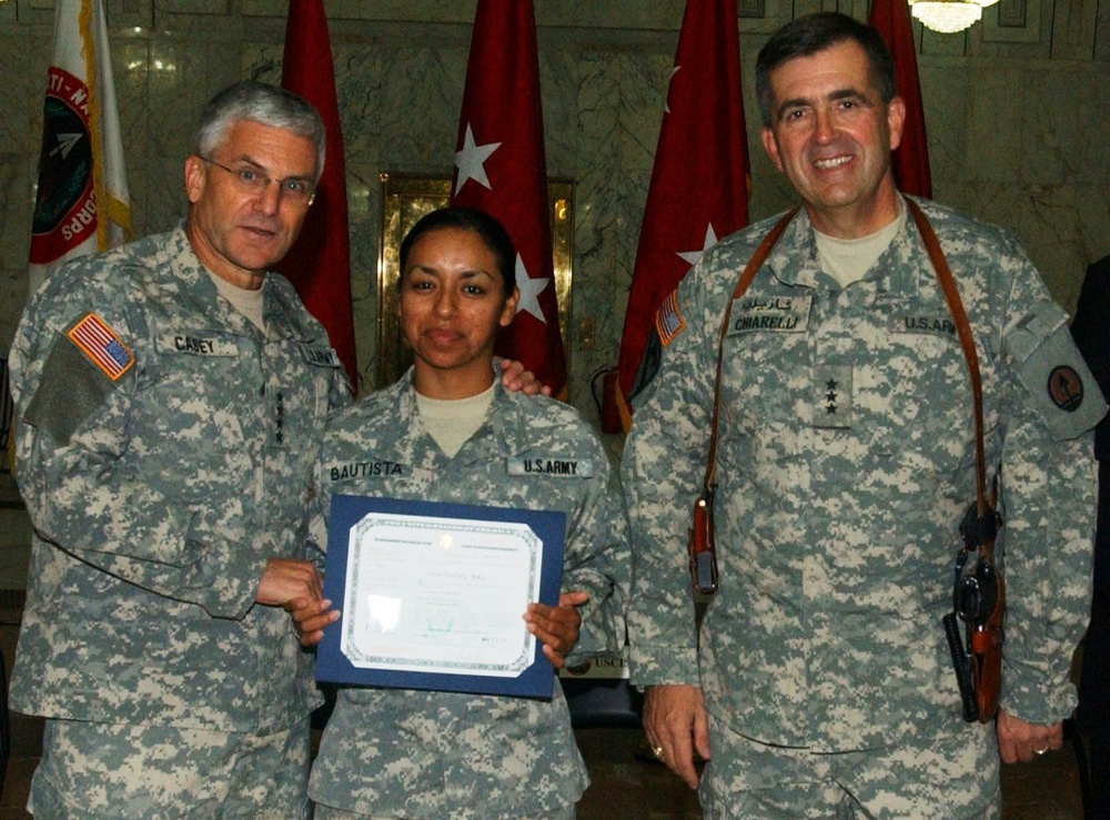 Soldiers awarded citizenship certificates