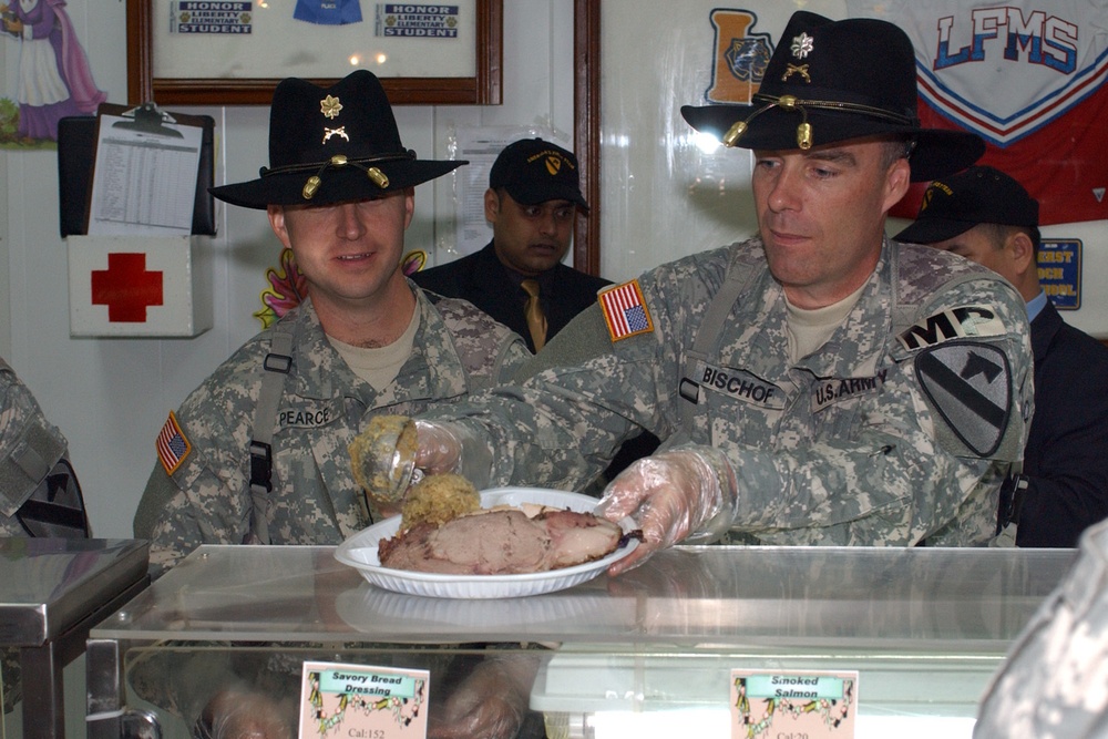 Soldiers find Turkey, family on Thanksgiving Day in Baghdad