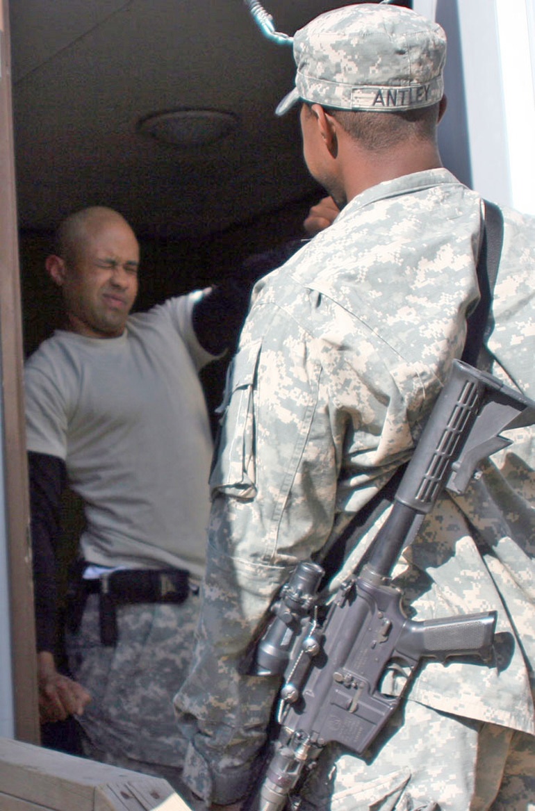 Brothers reunite in Baghdad for Thanksgiving