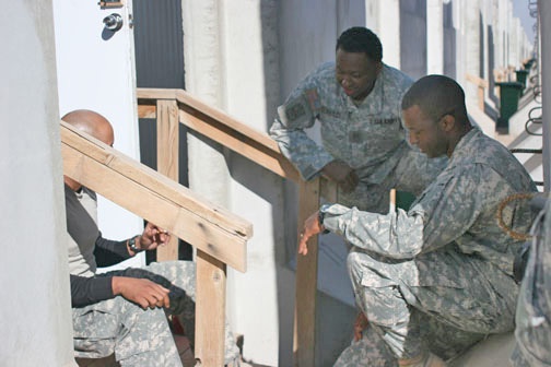 Brothers reunite in Baghdad for Thanksgiving