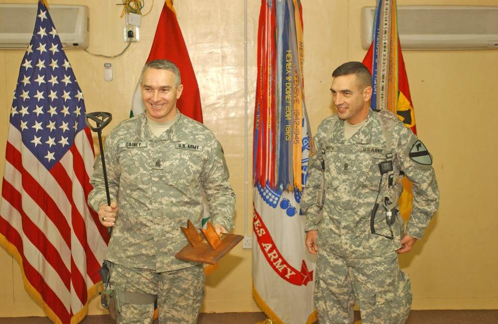 Senior Enlisted Advisor to Chairman of Joint Chiefs Visits 'First Team'