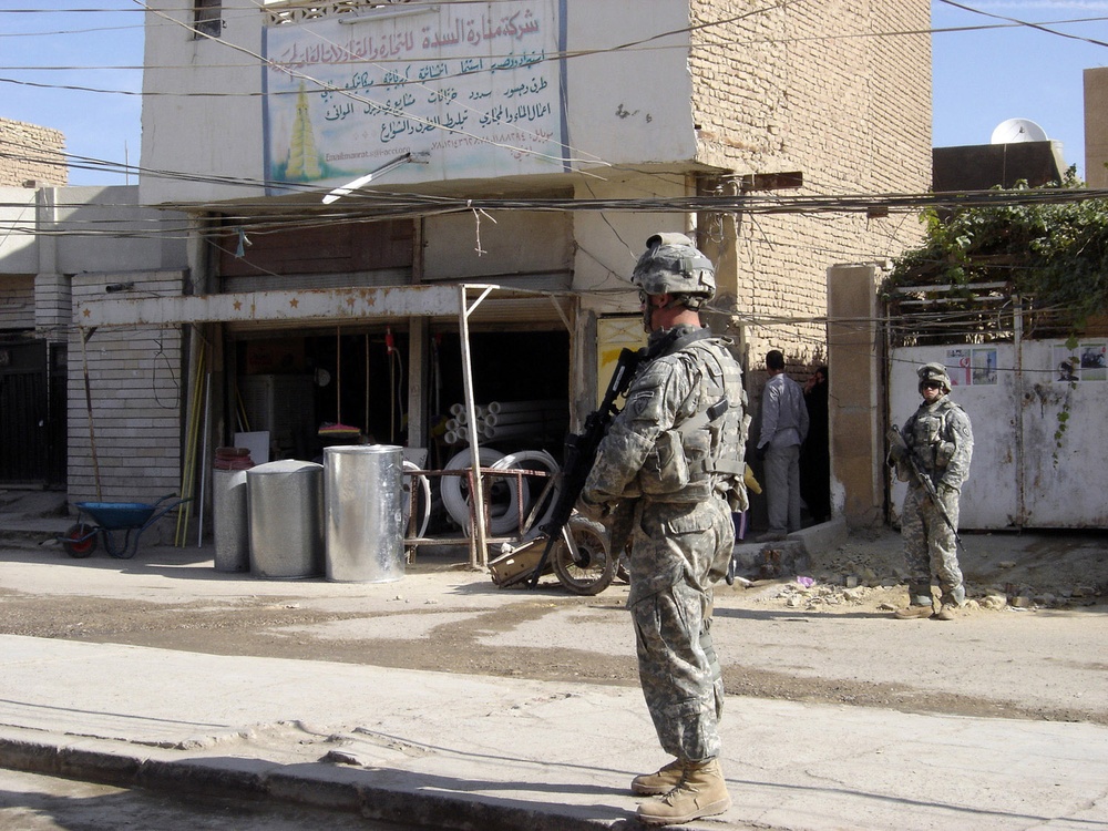 Paratroopers Patrol Through Musayyib