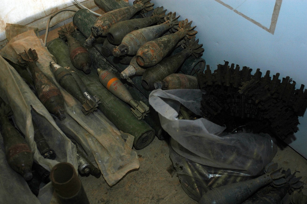 Iraqi Army finds weapons cache