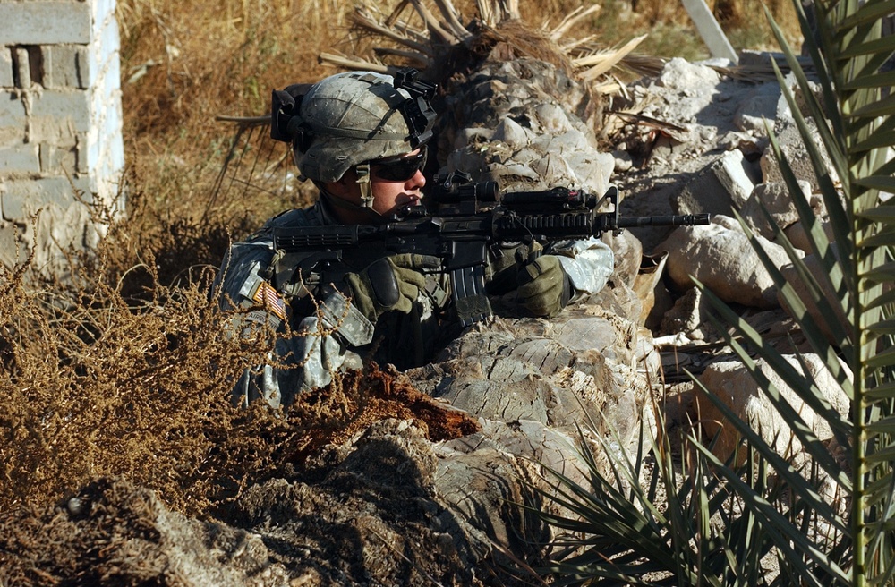 Paratroopers Provide Security for Route Clearing Mission South of Baghdad