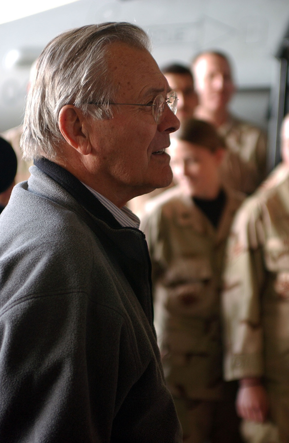 Rumsfeld Visits Troops on Farewell Visit