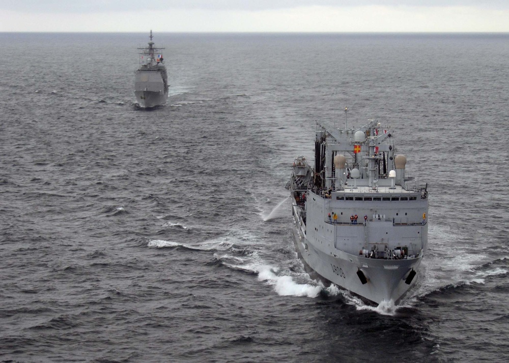 USS Anzio performs replenishment mission