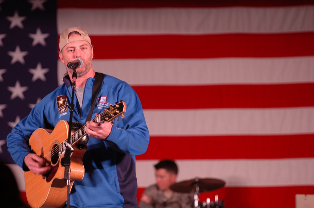 Country Stars Bring Christmas Spirit to Deployed Troops