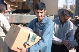 Iraqi Police make medical donation