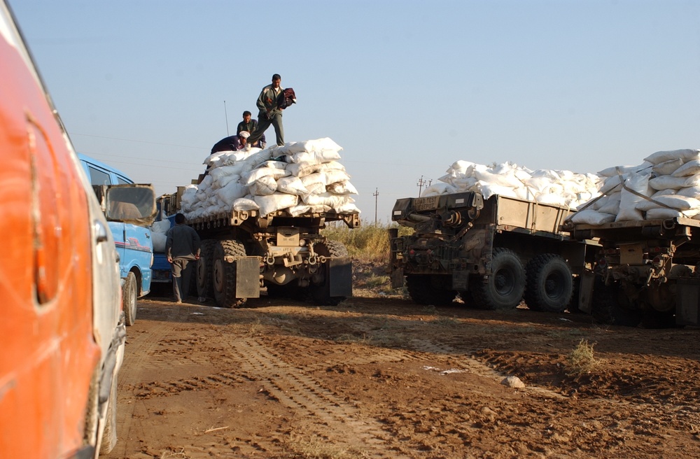 200,000 pounds of fertilizer delivered to Al Rasheed Farmer's Union