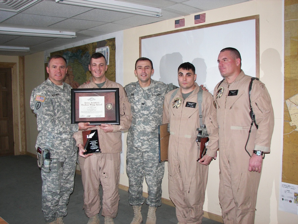 25th CAB Pilots earn Broken Wing Award