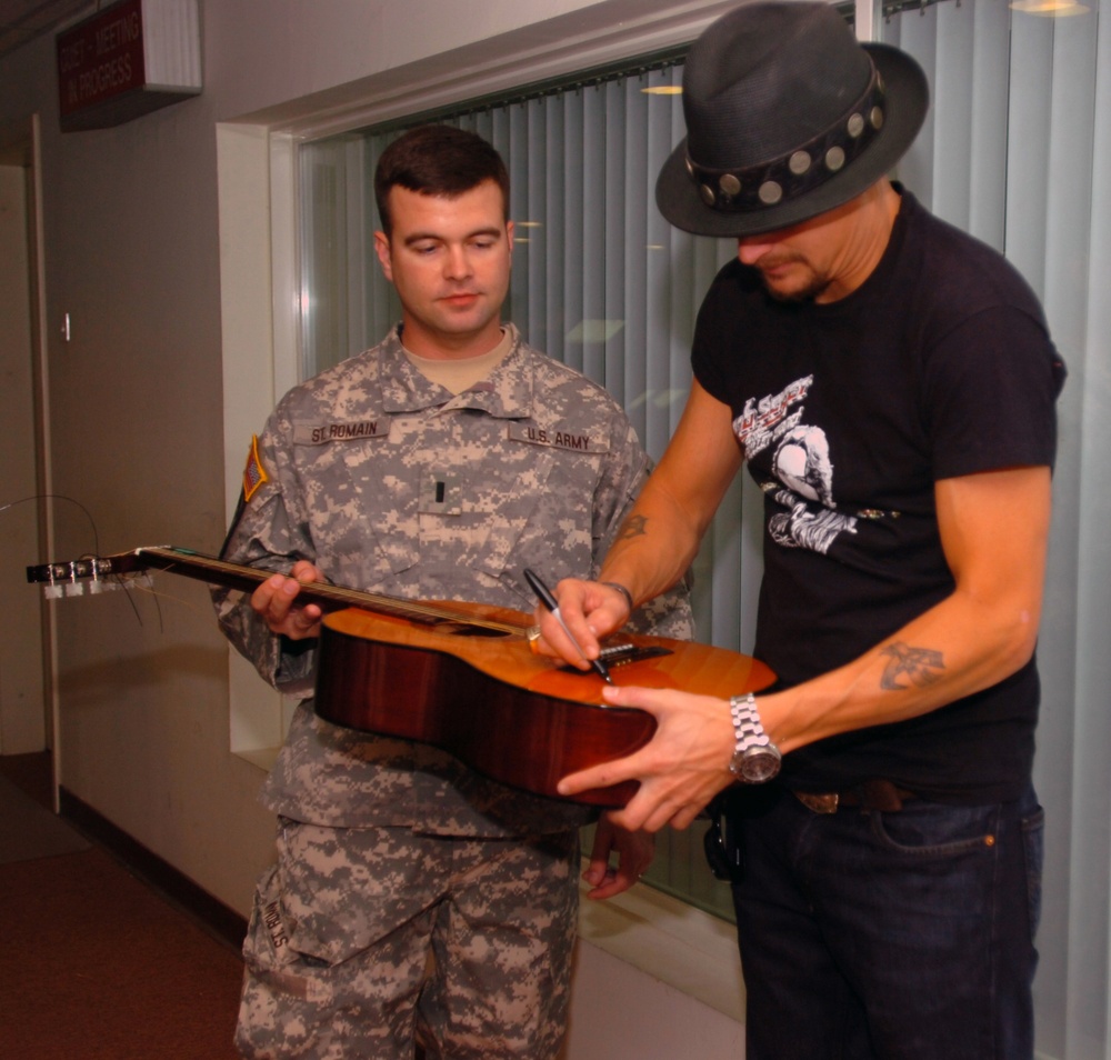 Kid Rock Brings Morale to Troops in Kuwait