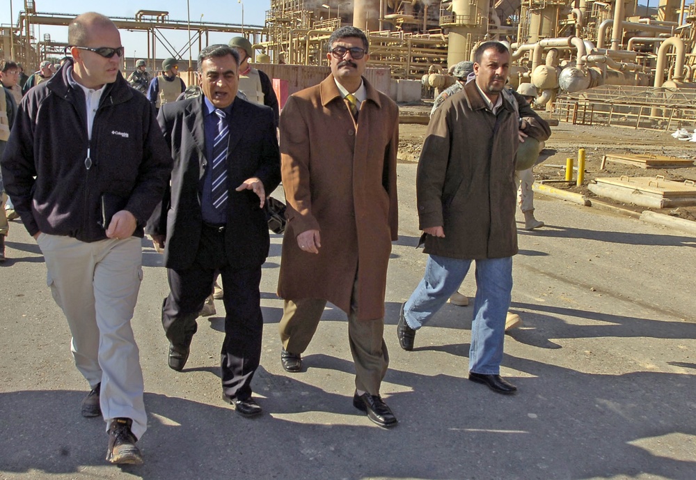 Undersecretary Tours Salah Ad Din Fertilizer Plant