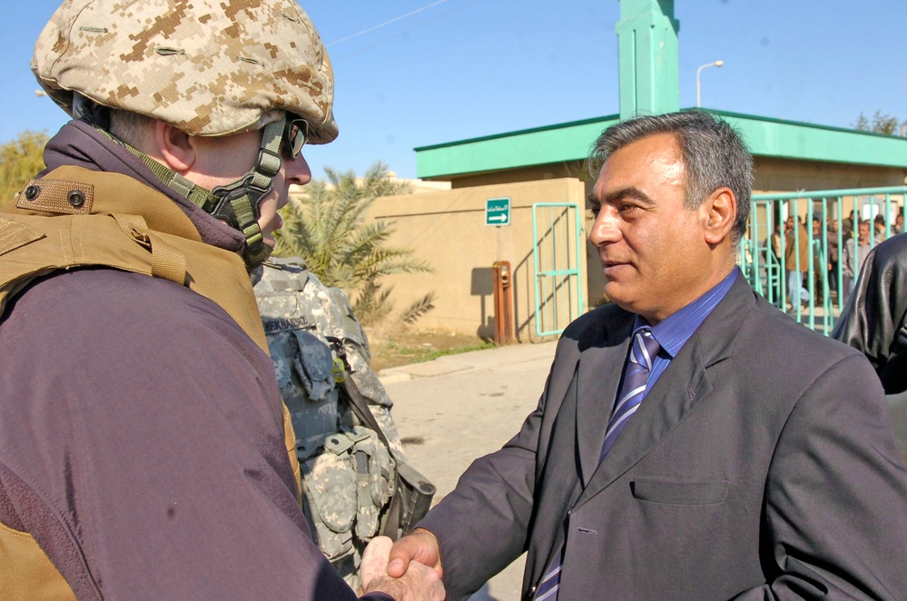 Undersecretary Tours Salah Ad Din Fertilizer Plant