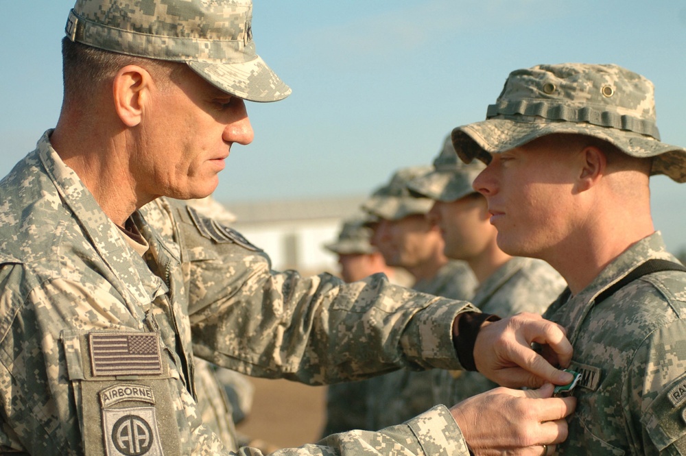 82nd Airborne Commanding General Honors Paratroopers