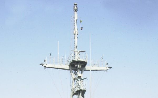 Mine Countermeasure Ship Arrives in Bahrain