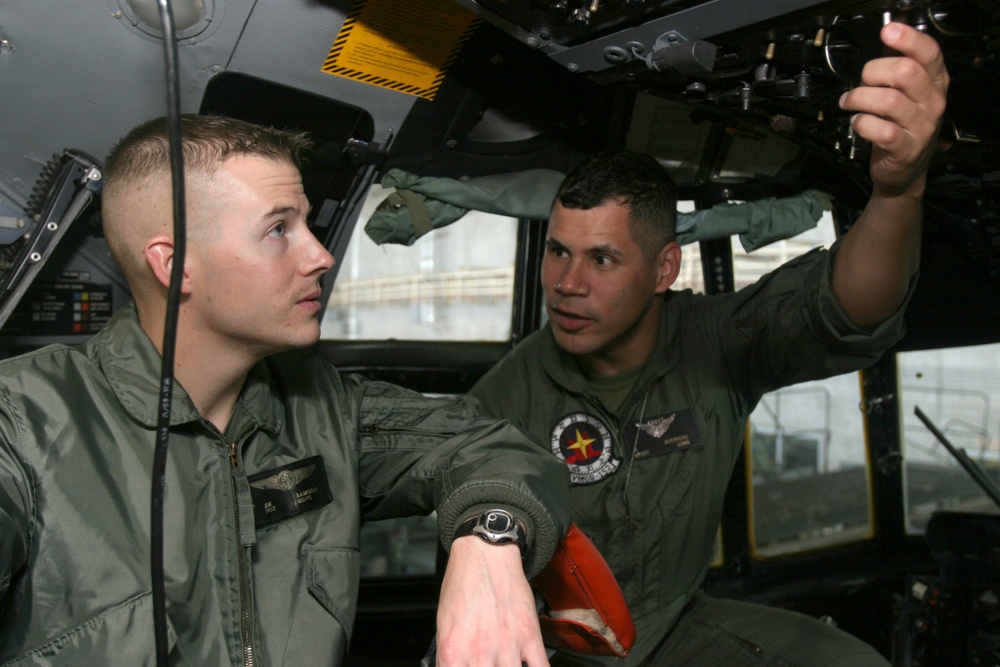 DVIDS - Images - Flight mechanics complete schooling in fleet