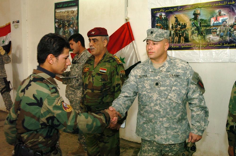 Iraqi Policemen Recognized for Sacrifice, Dedication