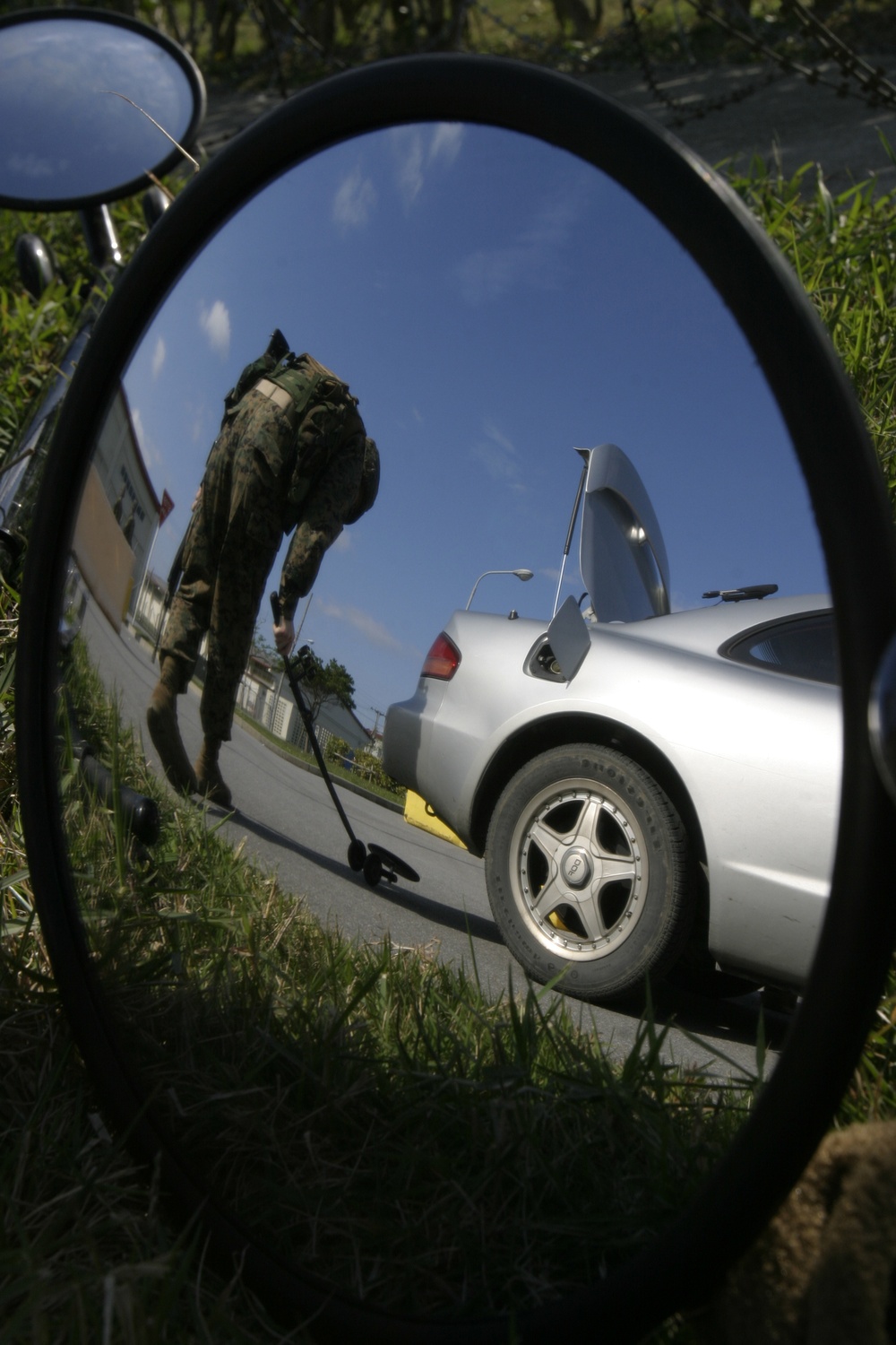 7th Comm Marines train for rear security