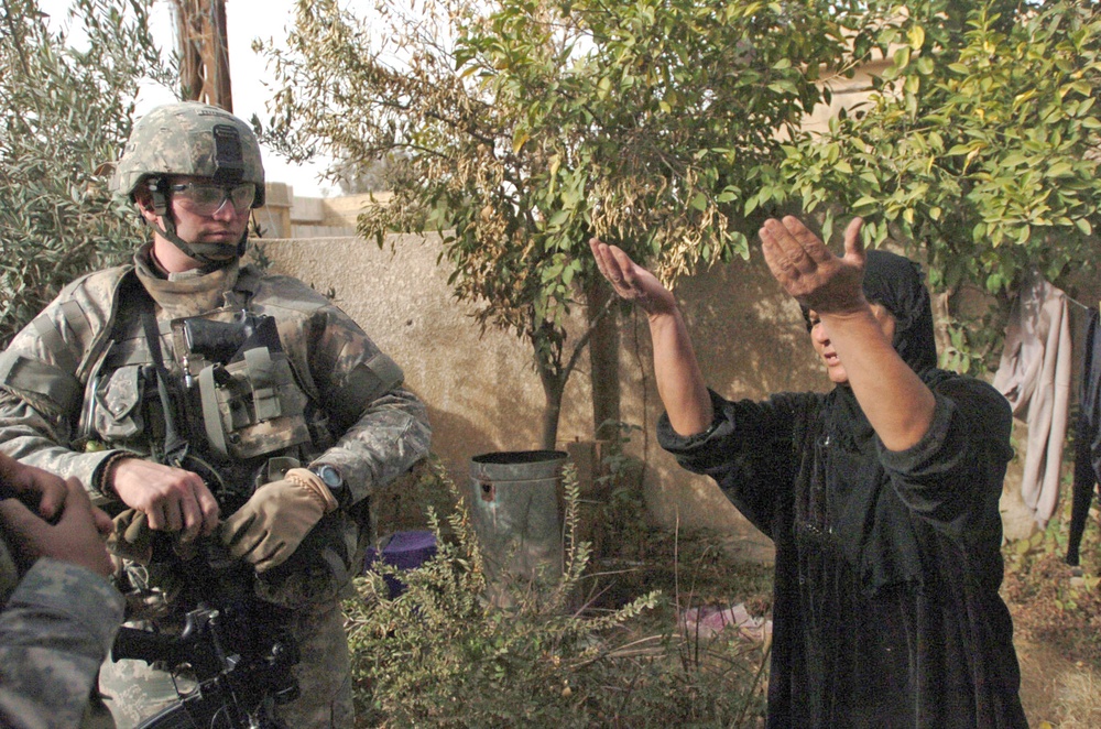 Combat Outpost Soldiers thwart kidnapping, save would-be victim