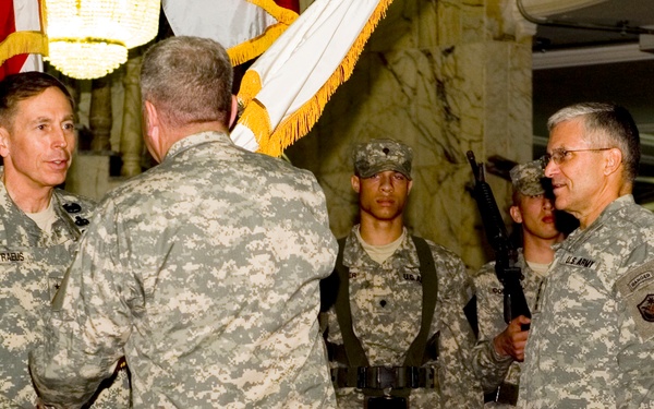 Petraeus assumes command of MNF-I