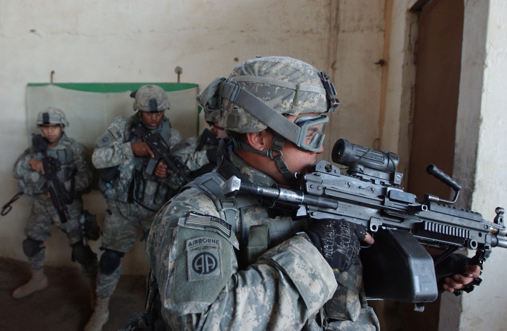 Paratroopers Secure Streets of Baghdad