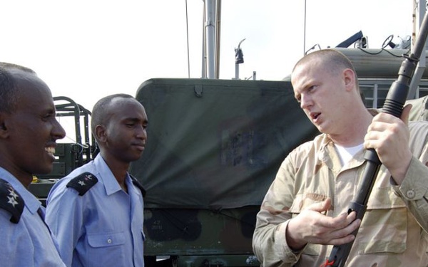Djiboutian navy trains with the U.S. Navy
