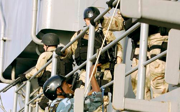 Djiboutian navy trains on the USS Oak Hill