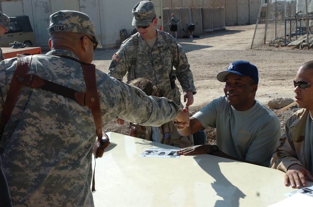 Airborne Soldiers Treated to Comedy Show