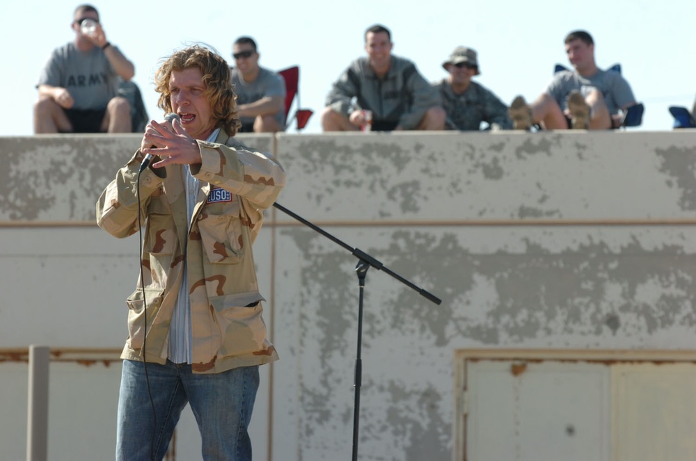 Airborne Soldiers Treated to Comedy Show