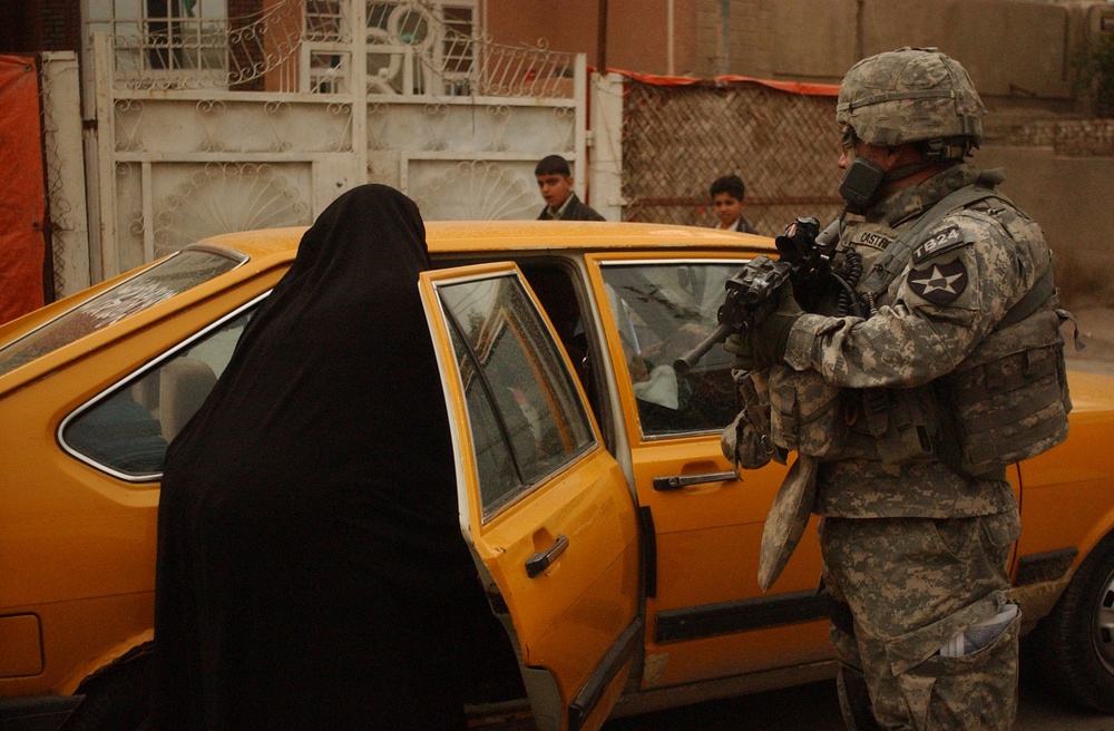 Soldiers Raid Homes of Suspected Terrorists