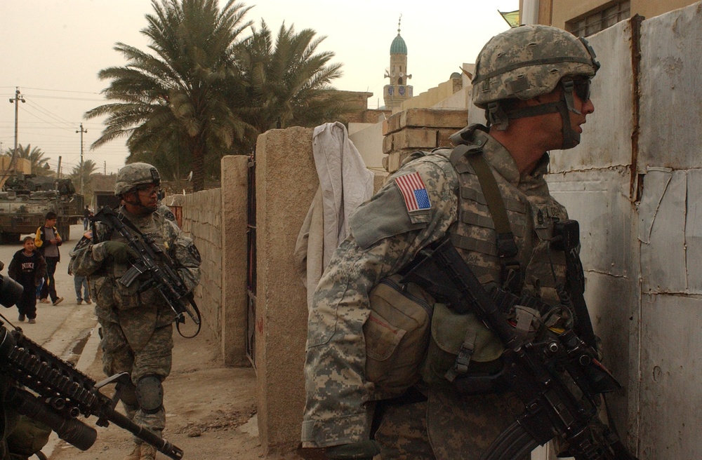 Soldiers Raid Homes of Suspected Terrorists