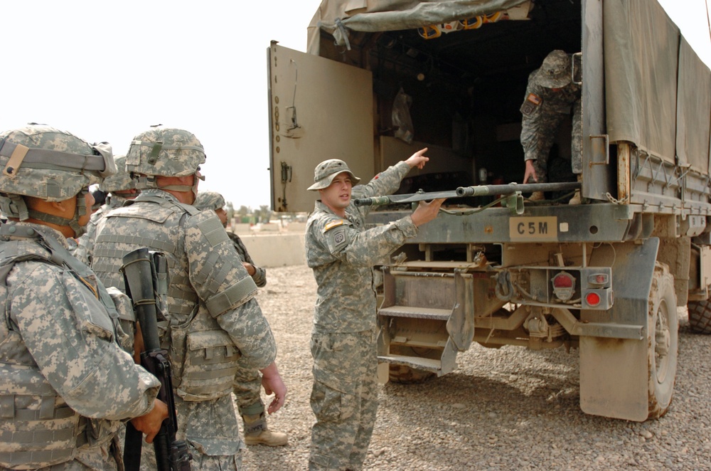 Medic trains Soldiers to load casualties