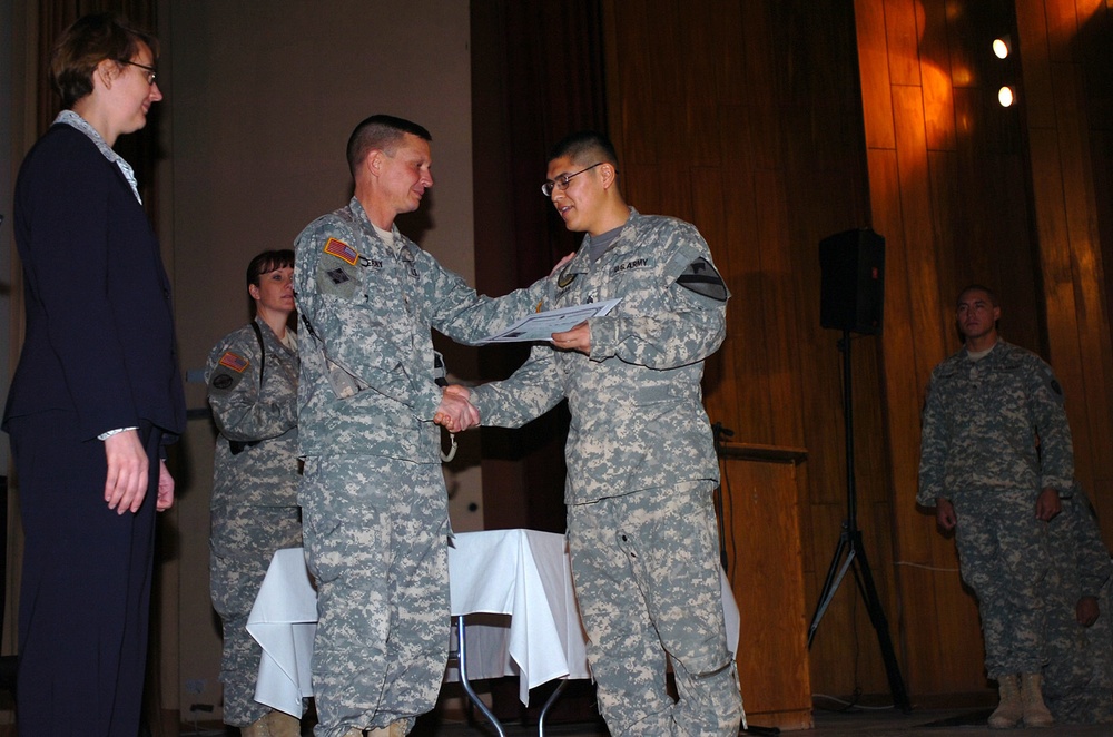 'I Hereby Declare, on Oath ...' 1st ACB Soldiers Become U.S. Citizens in Iraq