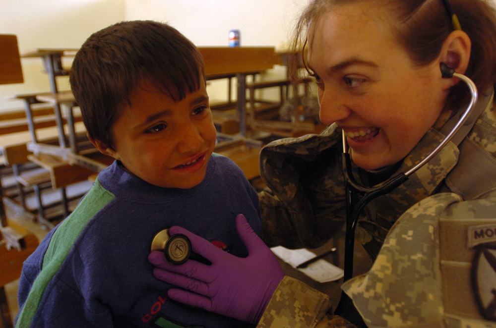 Soldiers offer health and dental care to village residents