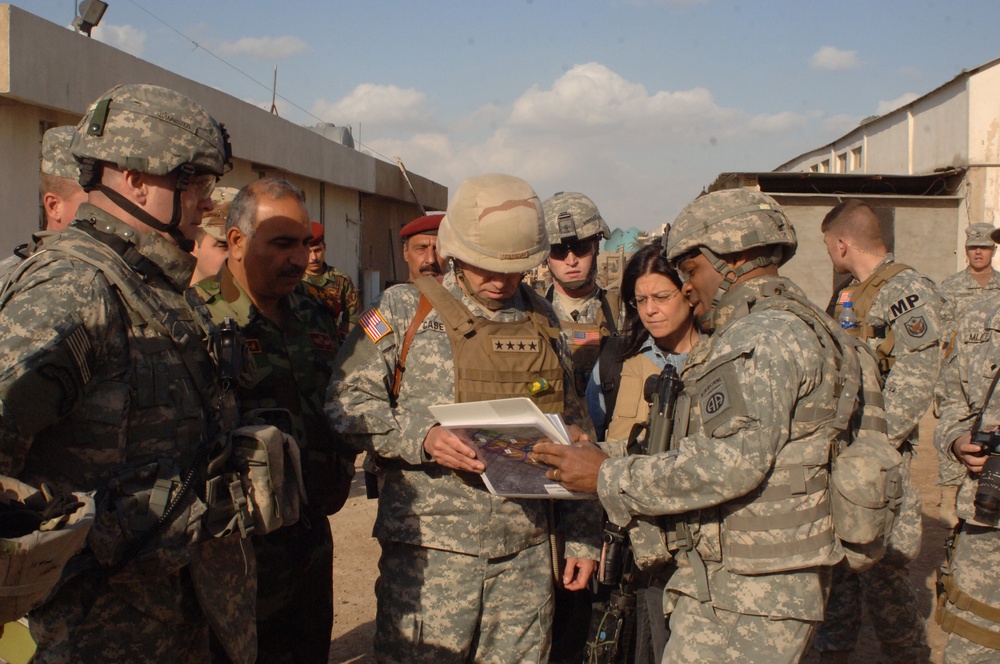 U.S. Army leaders visit with Iraqi Security Forces