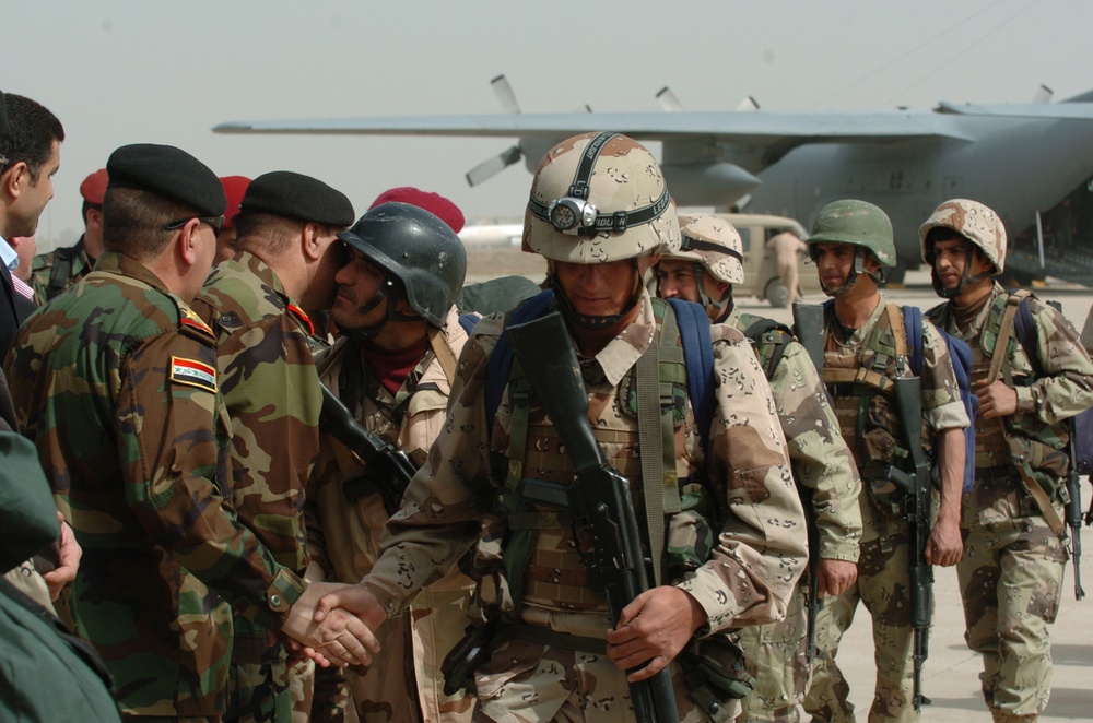 Kurdish soldiers arrive to secure Baghdad