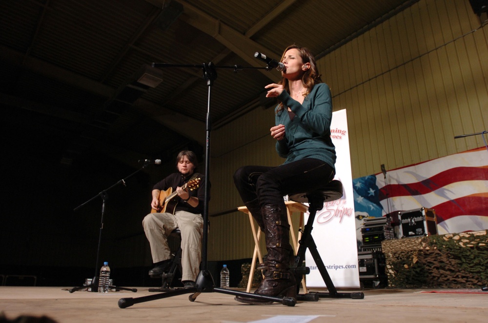Chely Wright Concert in Iraq
